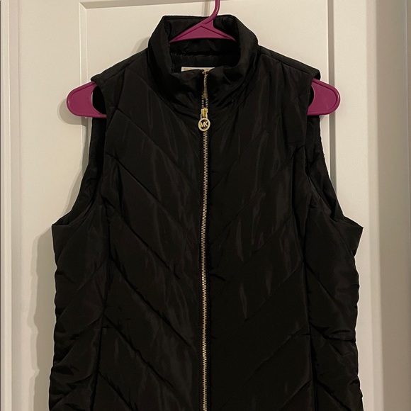 NWT Michael Kors Black Puffy Vest size small - Picture 6 of 6